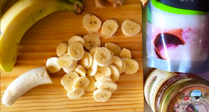 Bước 1 Sơ chế chuối Snack chuối chín
