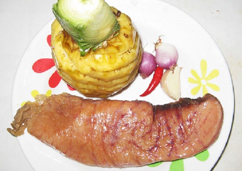 Nguyên liệu món ăn trứng cá thu kho thơm và kho nghệ