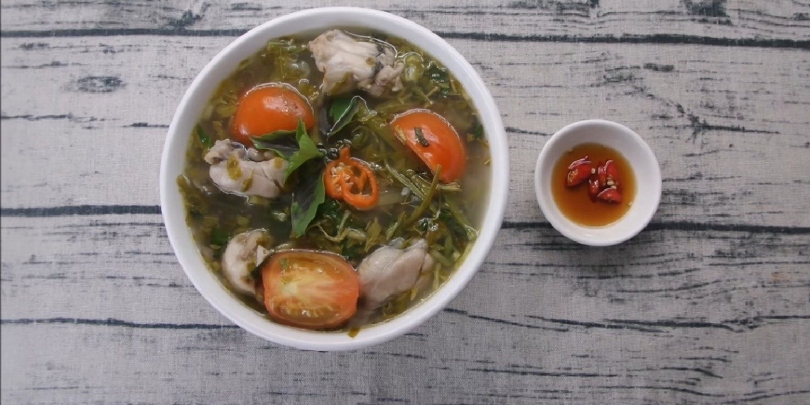 2 cach nau canh chua muc va canh chua ech thom ngon don gian avt 1200x676 2