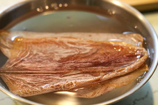 Bước 1 Sơ chế nguyên liệu Cháo mực khô