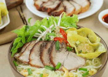 2 cach nau mi hoanh thanh sieu ngon dam da cho bua sang 760x367 1