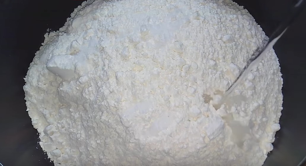 Bước 1 Nhồi và ủ bột Mì căn