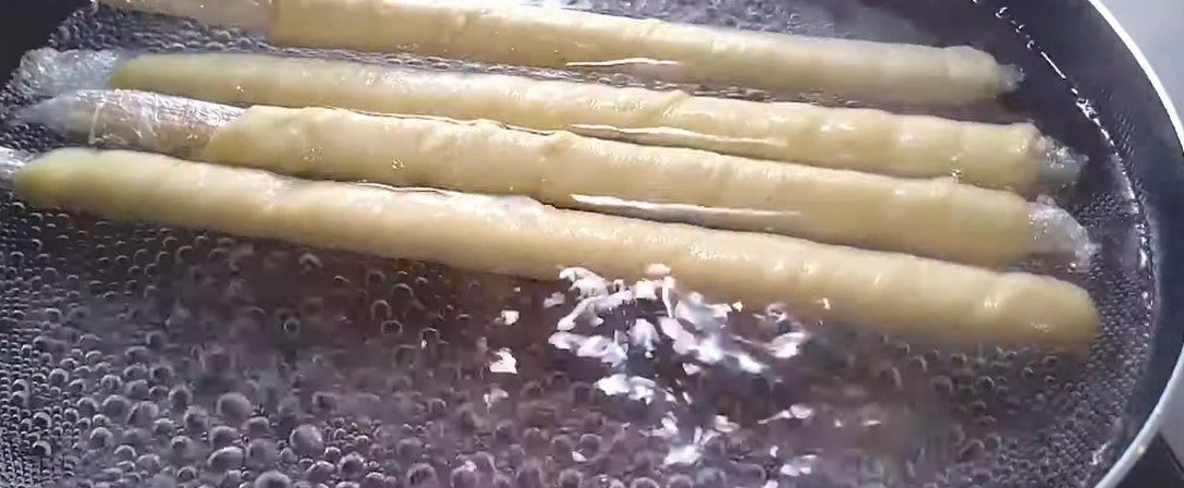Bước 4 Luộc mì căn Mì căn ống
