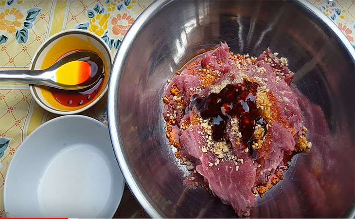 Bước 2 Chế biến thịt bò Bò đun (bò nướng lụi)