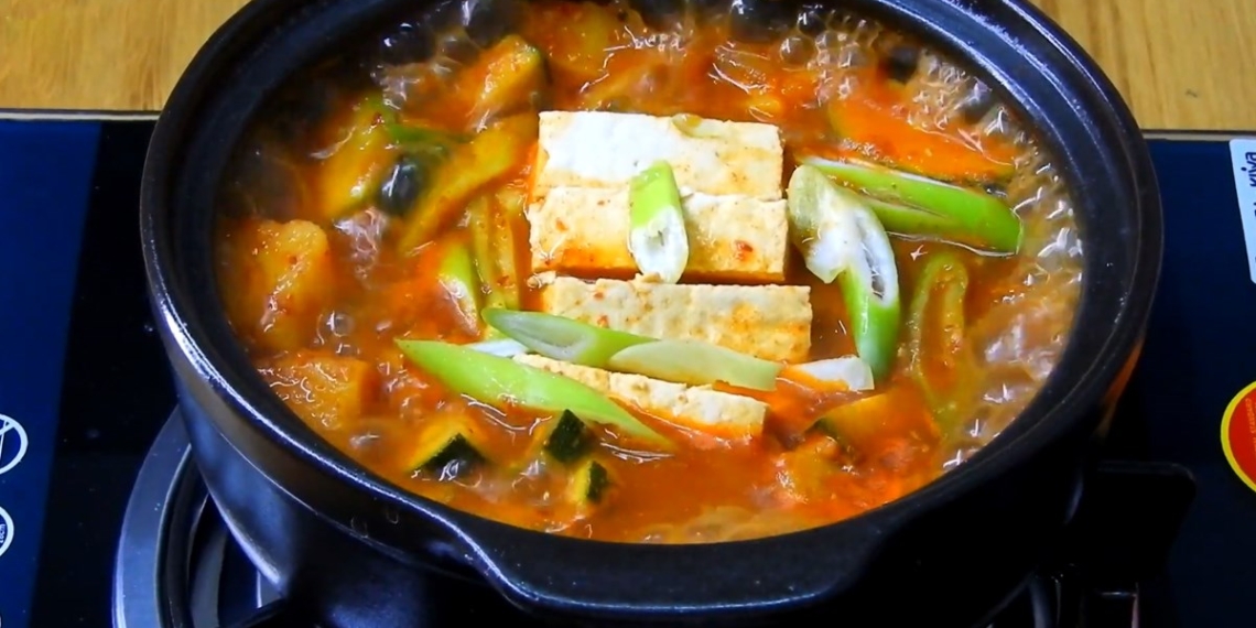 3 cach nau canh dau tuong han quoc tu co ban den chuan 2 1200x676 1