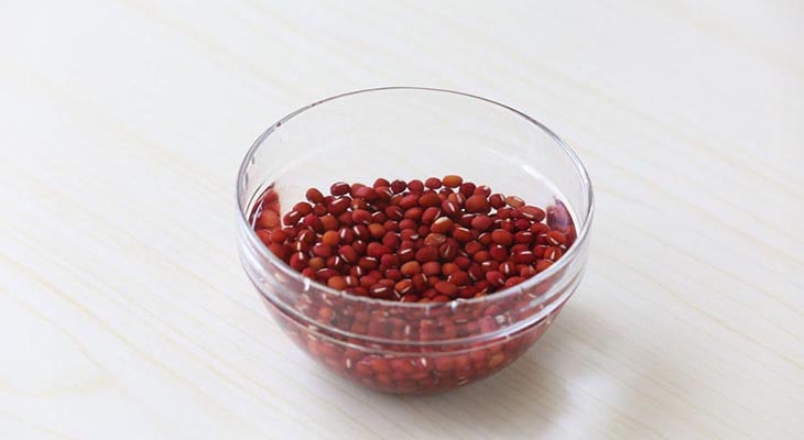 Bước 1 Sơ chế nguyên liệu Cháo đậu đỏ thịt bằm