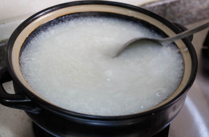 Bước 2 Nấu cháo Cháo đậu đỏ thịt bằm