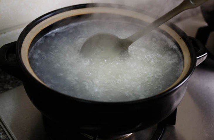 Bước 2 Nấu cháo Cháo đậu đỏ tôm tươi