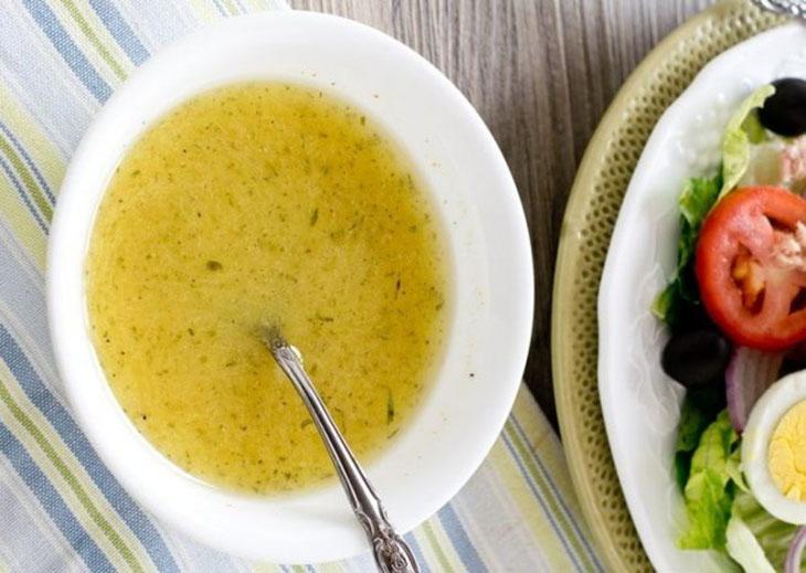 Bước 2 Làm nước sốt Salad cá ngừ ngâm dầu với trứng luộc