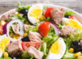 3 cong thuc lam salad ca ngu cuc don gian giau dinh duong lam nhanh 760x367 1