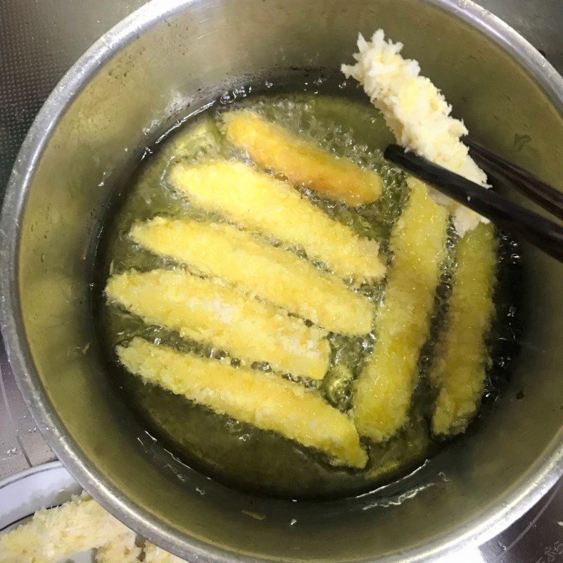 Bước 4 Chiên khoai lang Bánh khoai lang chiên xù