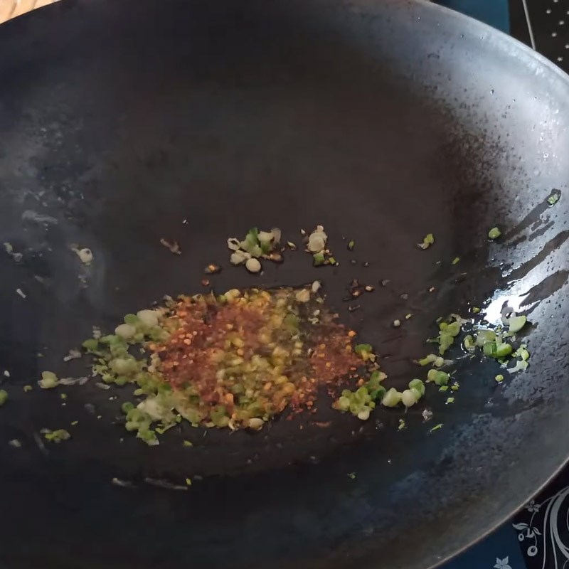 Bước 3 Xào săn cá Canh chua cá ngạnh nấu khế