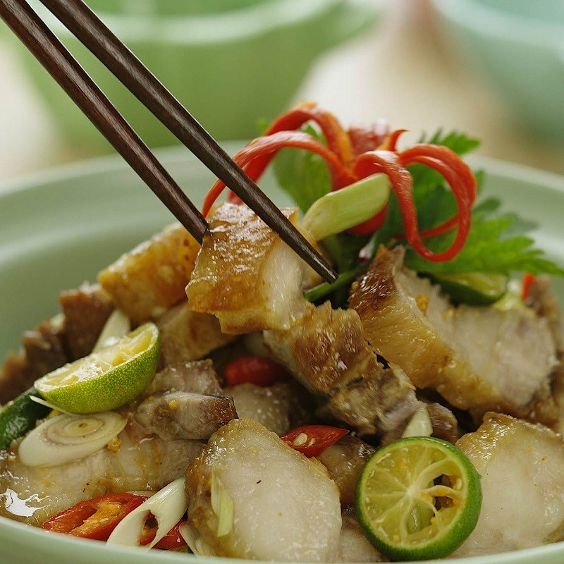 Bước 5 Thành phẩm Thịt ba rọi chiên giòn lắc sả tắc