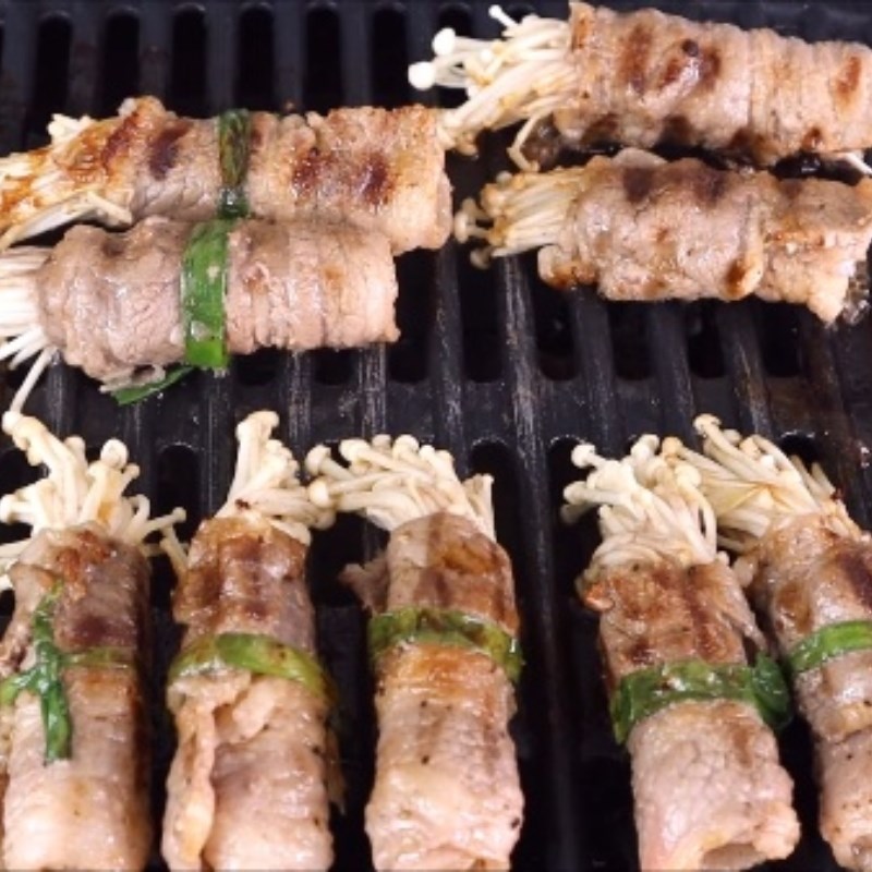 Bước 5 Thành phẩm Ba chỉ bò cuộn nấm kim châm nướng