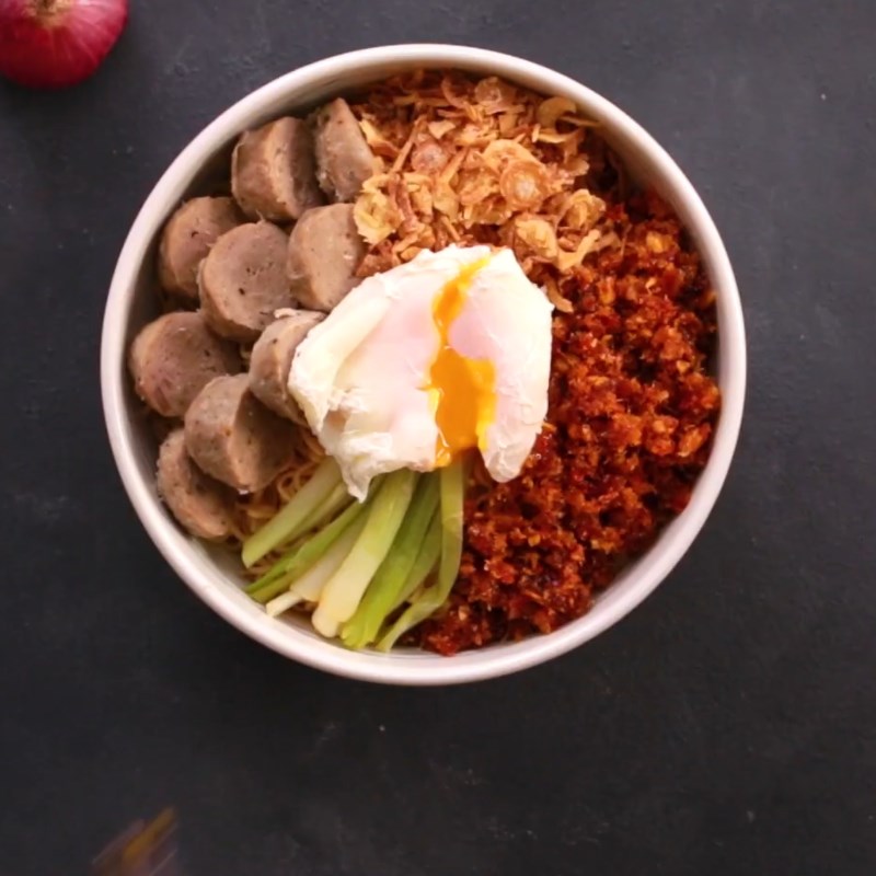 Bước 5 Thành phẩm Mì trộn bò viên muối ớt
