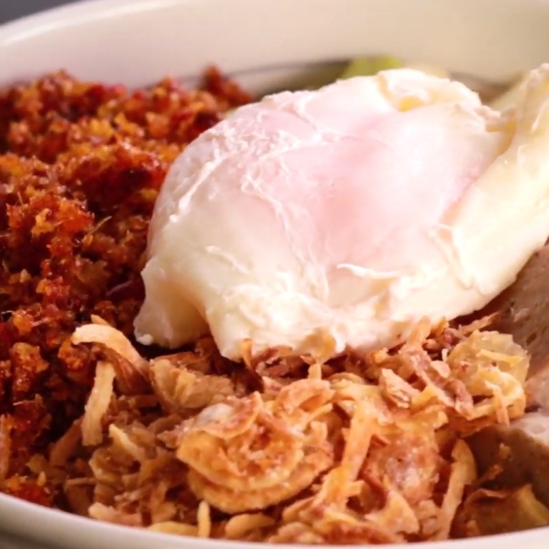 Bước 4 Hoàn thành Mì trộn bò viên muối ớt