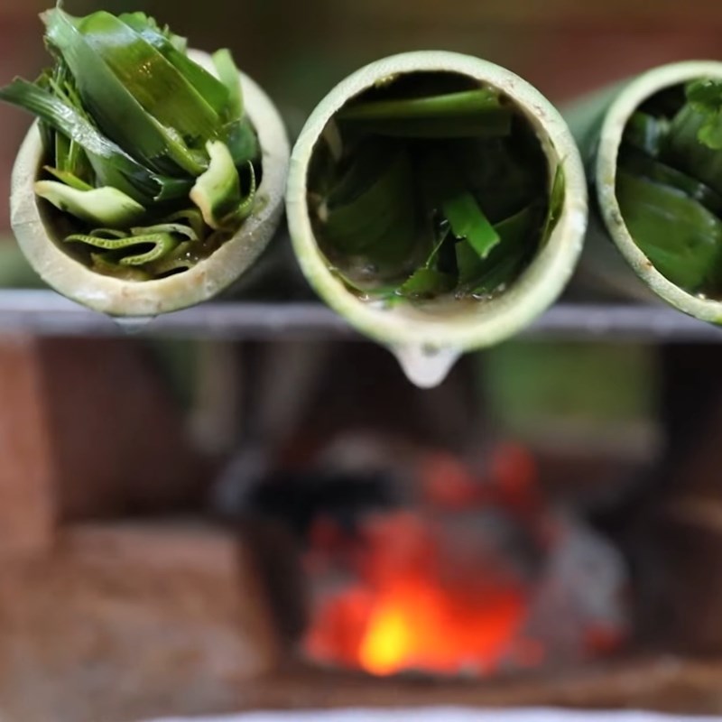 Bước 3 Nướng thịt bò Bò nướng ống tre