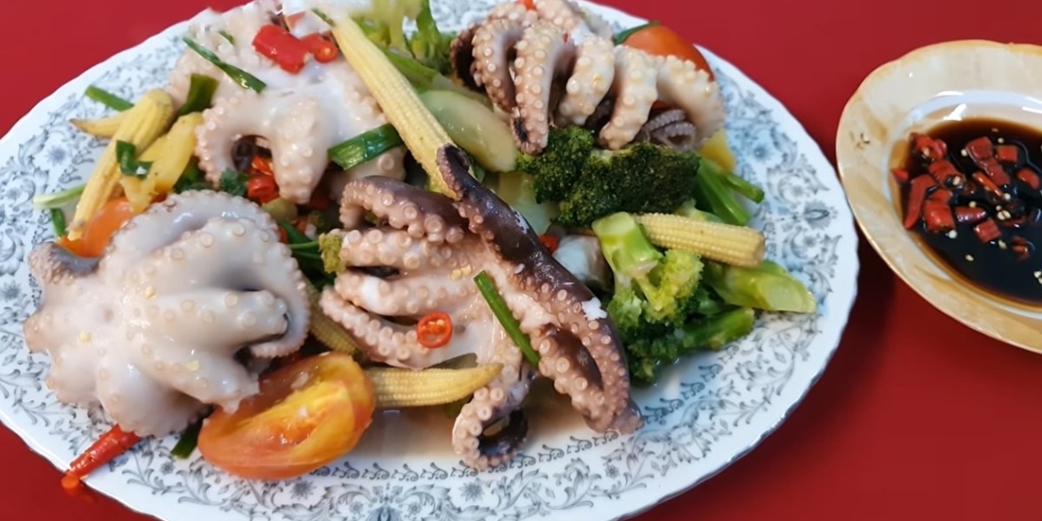 Bí quyết làm bạch tuộc xào thập cẩm giòn dai, ngon miệng chiêu đãi cả nhà 1 BACHTUOCXAOTHAPCAMmonanngonratboduong monngondelam14 5screenshot 1200x676 1
