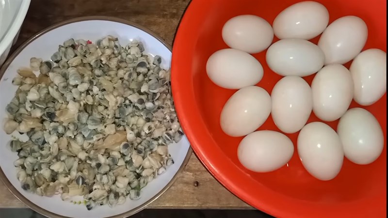 Nguyên liệu món ăn 2 cách làm trứng chiên hến và xá bấu