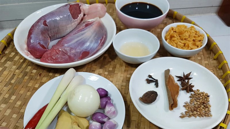 Nguyên liệu món ăn bắp bò hầm xì dầu