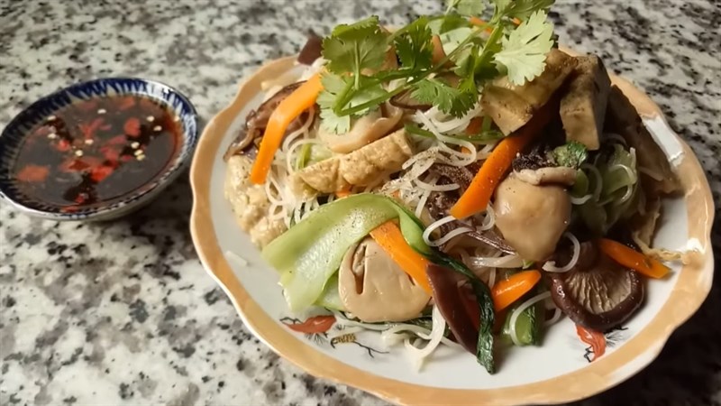 Hủ tiếu xào chay