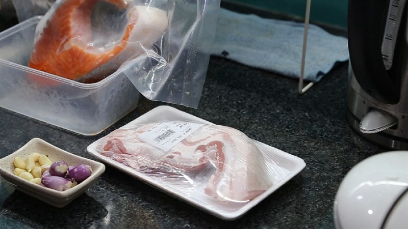 Nguyên liệu món ăn cá hồi kho nghệ và kho tàu