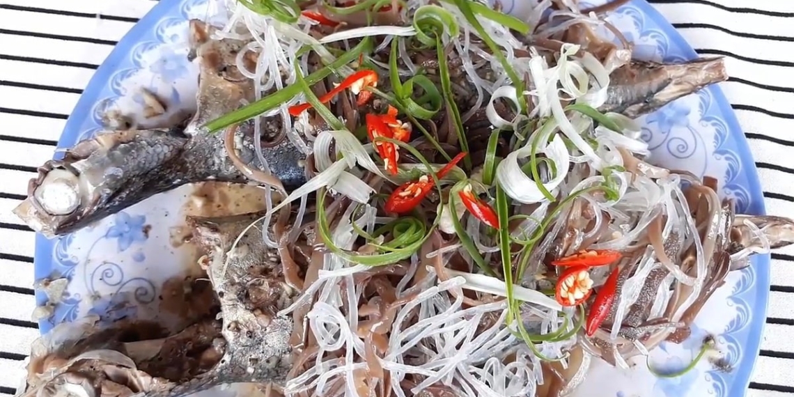 Cách làm cá nục hấp nấm mèo, bún tàu cuốn bánh tráng hấp dẫn 1 CANUCHAPCuonbanhtrangdandamathomngonHANGCANCOOK8 10screenshot Copy 1200x676 1