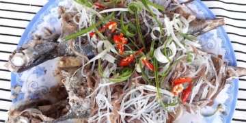 Cách làm cá nục hấp nấm mèo, bún tàu cuốn bánh tráng hấp dẫn 20 CANUCHAPCuonbanhtrangdandamathomngonHANGCANCOOK8 10screenshot Copy 1200x676 1