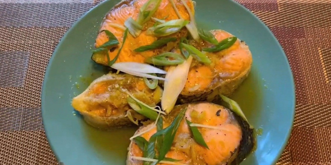 CaHoiKhoGungSaNgheBraisedSalmonwithGingerLemongrassandTurmeric3 46screenshot 1200x676 1