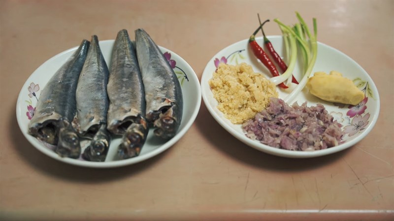 Nguyên liệu món ăn cá nục kho gừng và kho nghệ