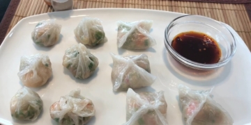 Cách làm há cảo bằng bánh tráng siêu nhanh, thơm ngon và dễ làm 51 Cach lam ha cao bang banh trang sieu nhanh thom ngon de lam 1 1200x676 1