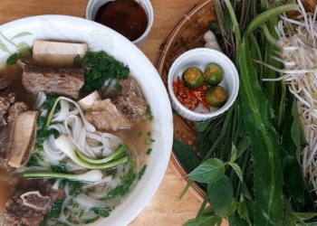 Cach nau PHO SUON BO SAI GON NUOC NGON DAM DA 12 10 screenshot 1200x676 1