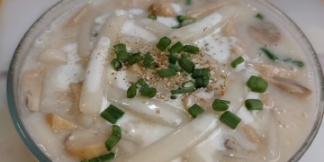 Bí quyết nấu bánh canh bột xắt chay thơm ngon, đơn giản cho mùa lễ Vu Lan 3 CachNauBANHCANHBOTXATVaMeoNhoiBotSieuDaiNgonMonChayNgonBaMeQue.11 34screenshot1200 1200x676 1