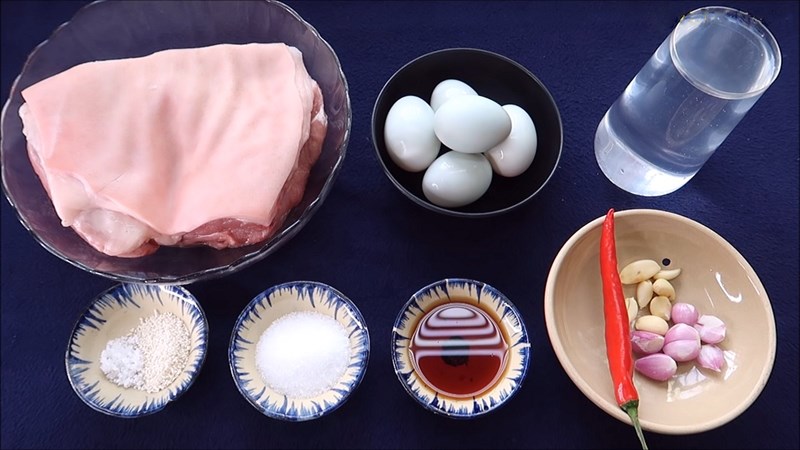 Nguyên liệu món ăn thịt kho trứng muối