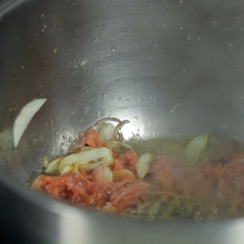Bước 3 Xào tôm Canh mít non nấu tôm lá lốt