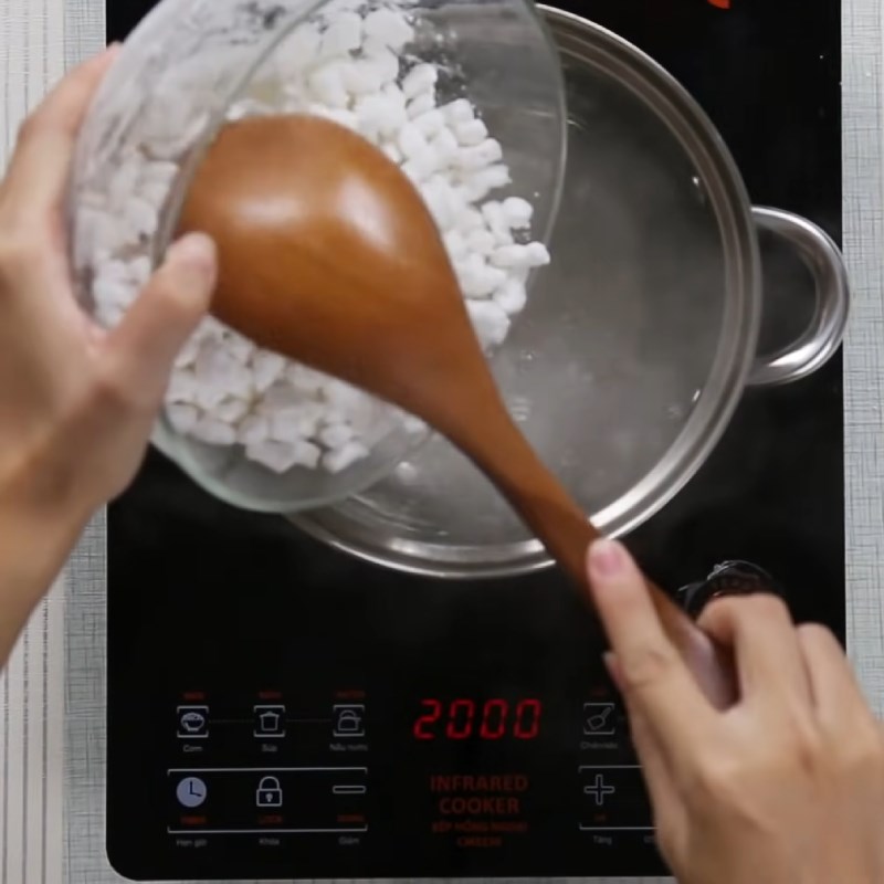 Bước 3 Xào cùi bưởi Chè bưởi