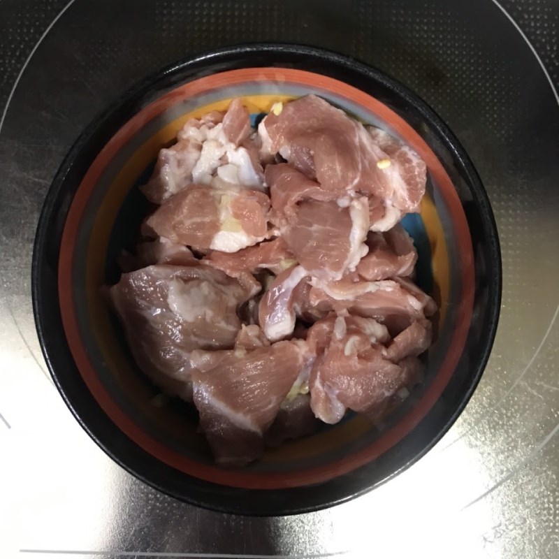 Bước 1 Sơ chế nguyên liệu Mướp xào thịt heo