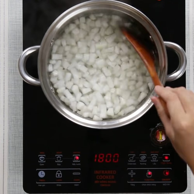 Bước 2 Luộc cùi bưởi Chè bưởi