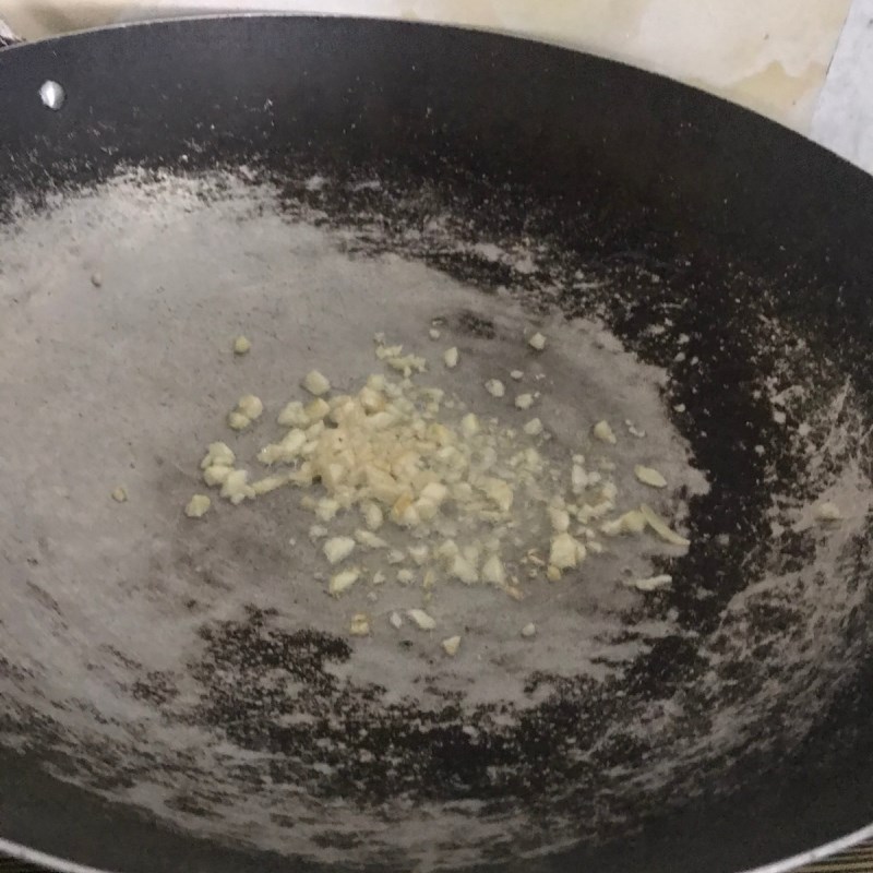 Bước 2 Xào thịt ếch Ếch xào hoa chuối