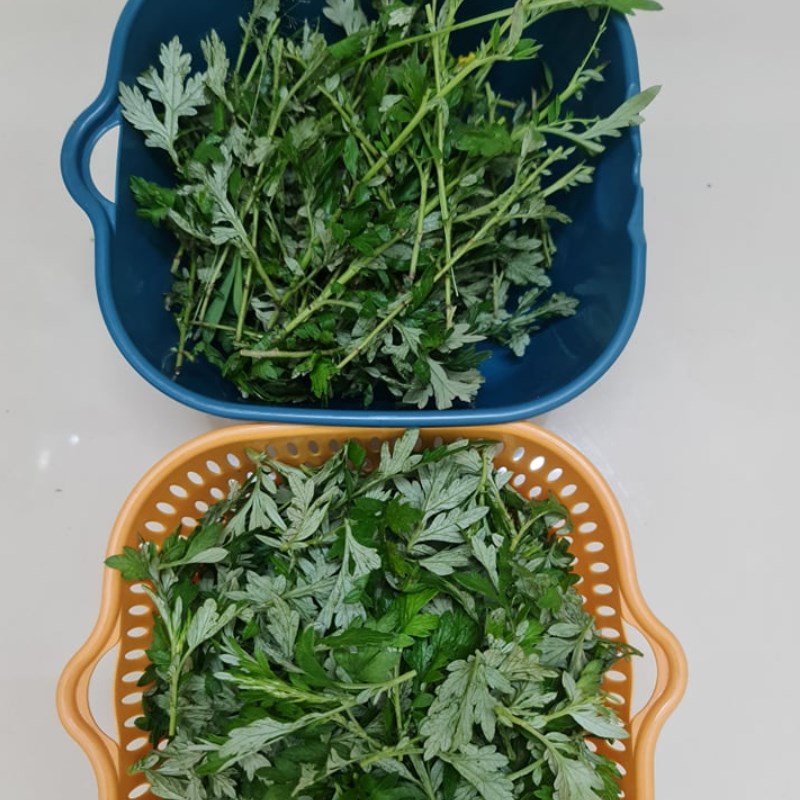 Bước 1 Sơ chế các nguyên liệu Trứng rán ngải cứu
