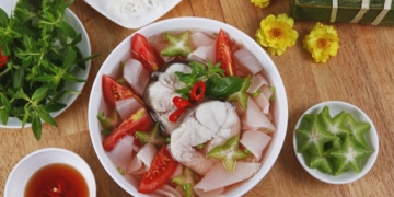 Hướng dẫn làm canh cá lăng nấu măng chua đơn giản, đậm đà bắt cơm 15 Goc Bep RaneeCanh Ca Lang Mang Chua 1 40 screenshot 1200x676 1