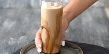 HowtomakeIcedCaramelLatte Readyin1Minute1 10screenshot 1200x676 1