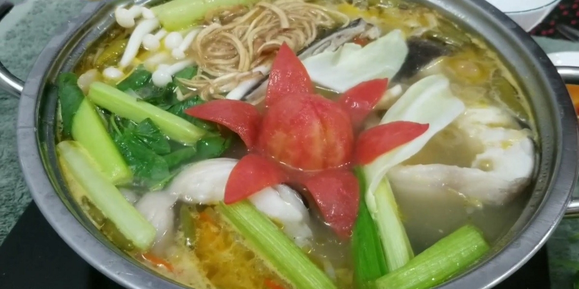 Cách nấu lẩu cá lăng chanh dây chua ngọt thơm ngon đậm đà hương vị miền Tây 1 LAUCALANGCHANHDAYmonanngonkhongnenboquapassionfruitriceflakeshotpot.7 34screenshot 1200x676 1