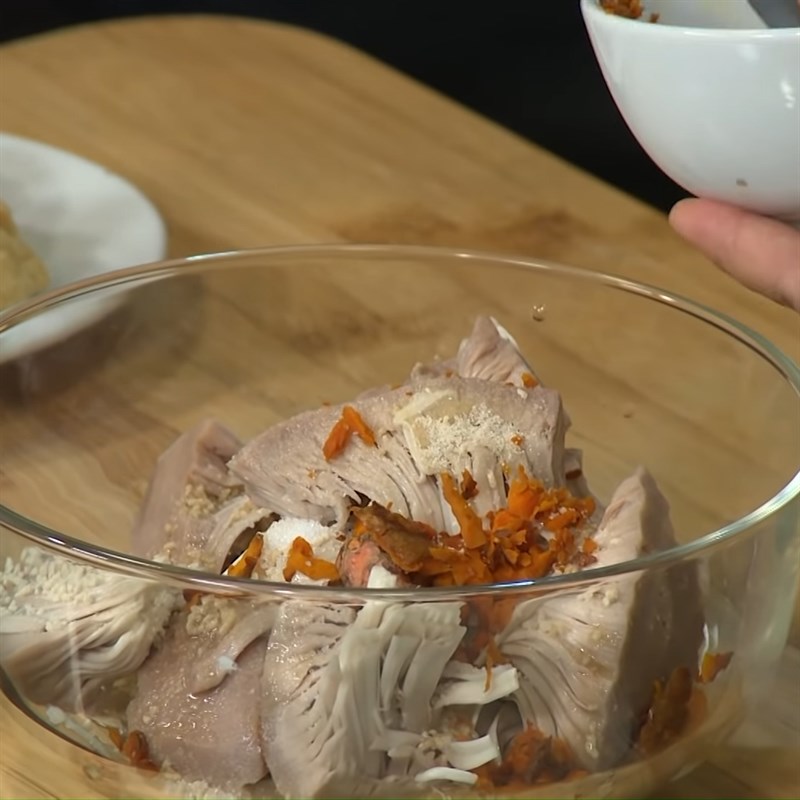 Bước 2 Ướp mít Canh mít non nấu nghệ