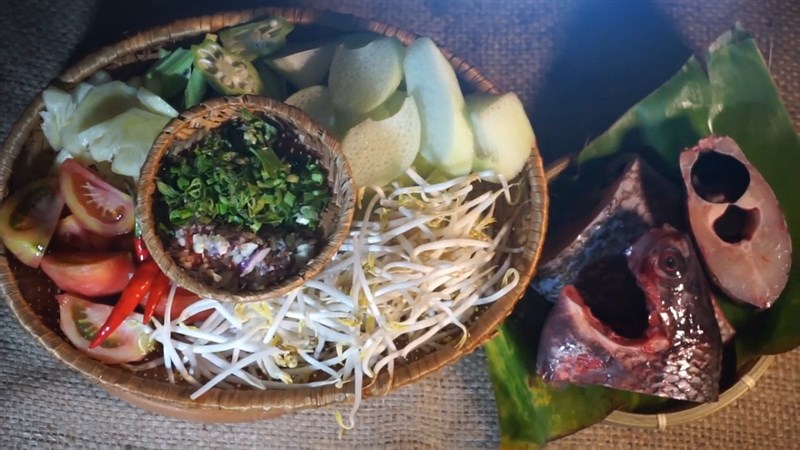 Nguyên liệu món ăn canh chua cá rô đồng và cá rô phi