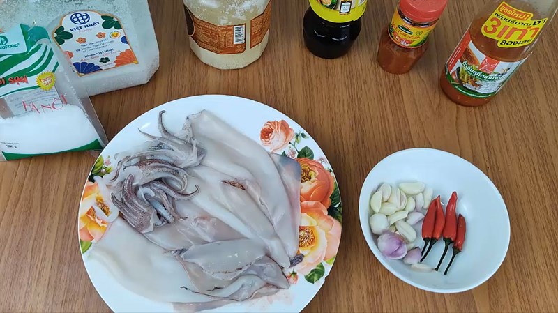 Nguyên liệu món ăn cách làm mực nướng sa tế
