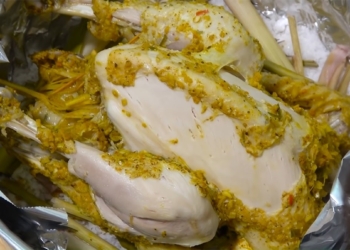 SteamedChickenwithSaltLemongrasswrappedinfoilnowaterneededGaHapMuoiSa8 45screenshot1 1200x676 1