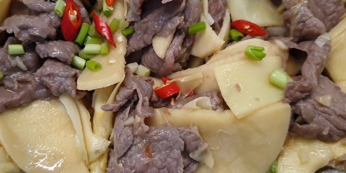 THITBOXAOMANGTREstir friedbeefwithbambooshoots monngondelam0 19screenshot 1200x674 1
