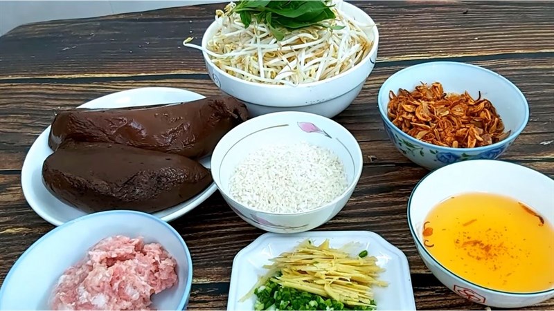 Nguyên liệu món ăn cháo huyết thịt băm