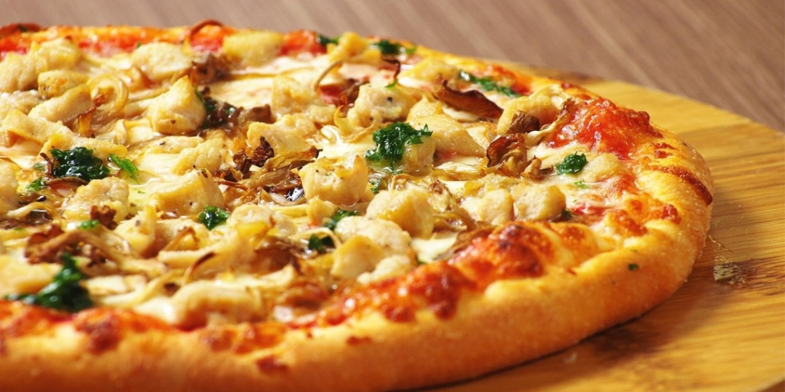 Hướng dẫn làm pizza hải sản bằng nồi cơm điện đơn giản, nhanh chóng và thơm ngon 1 Untitled 1 1200x676 41